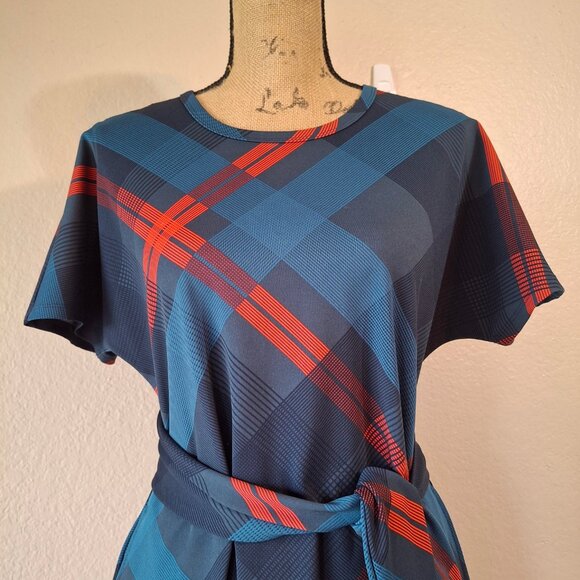 NWOT LuLaRoe Plaid A-Line Dress M Pockets Blue Knee Length - Picture 15 of 15